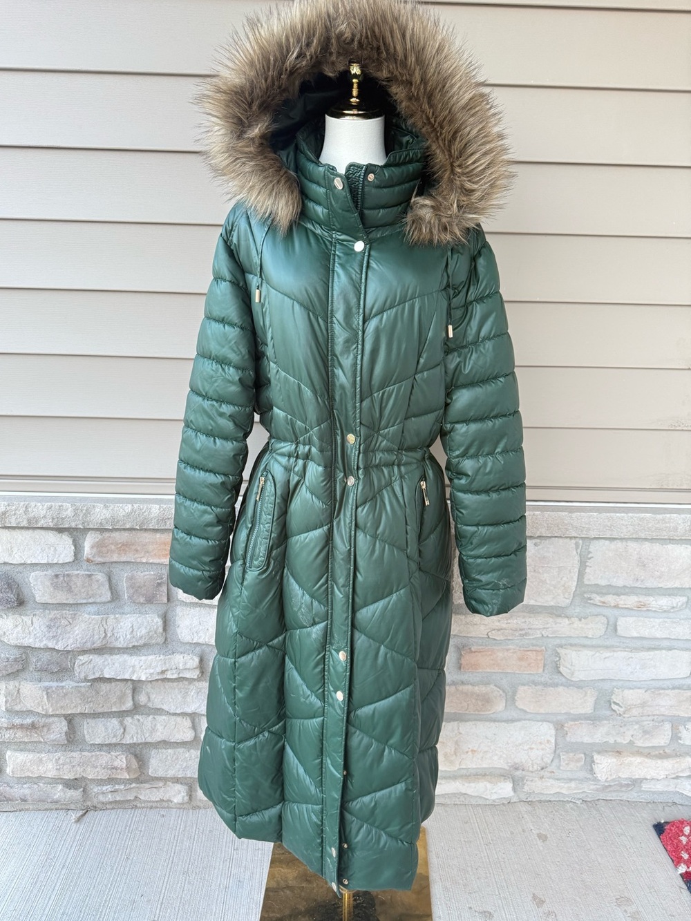 Liz Claiborne Forest Green Long Quilted Puffer Coat with Faux-Fur Hood